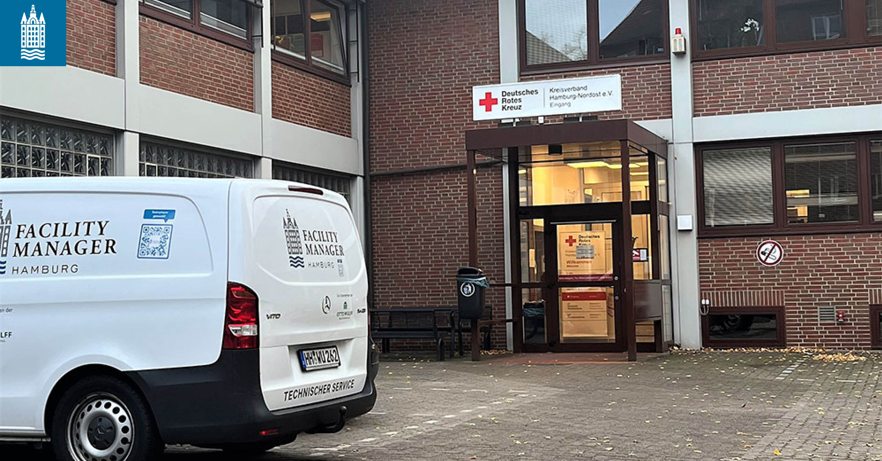 FMHH Transporter vor dem DRK